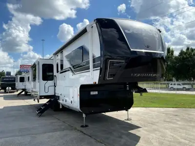 2027 Jayco North Point 310RLTS photo 4