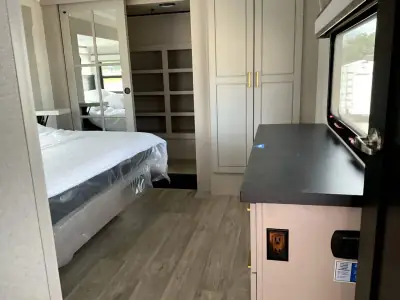 2027 Jayco North Point 310RLTS photo 26