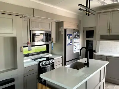 2027 Jayco North Point 310RLTS photo 19
