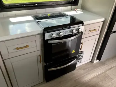 2027 Jayco North Point 310RLTS photo 20