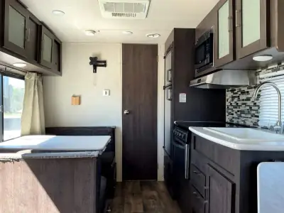 2019 Forest River Salem Cruise Lite 171RBXL photo 9