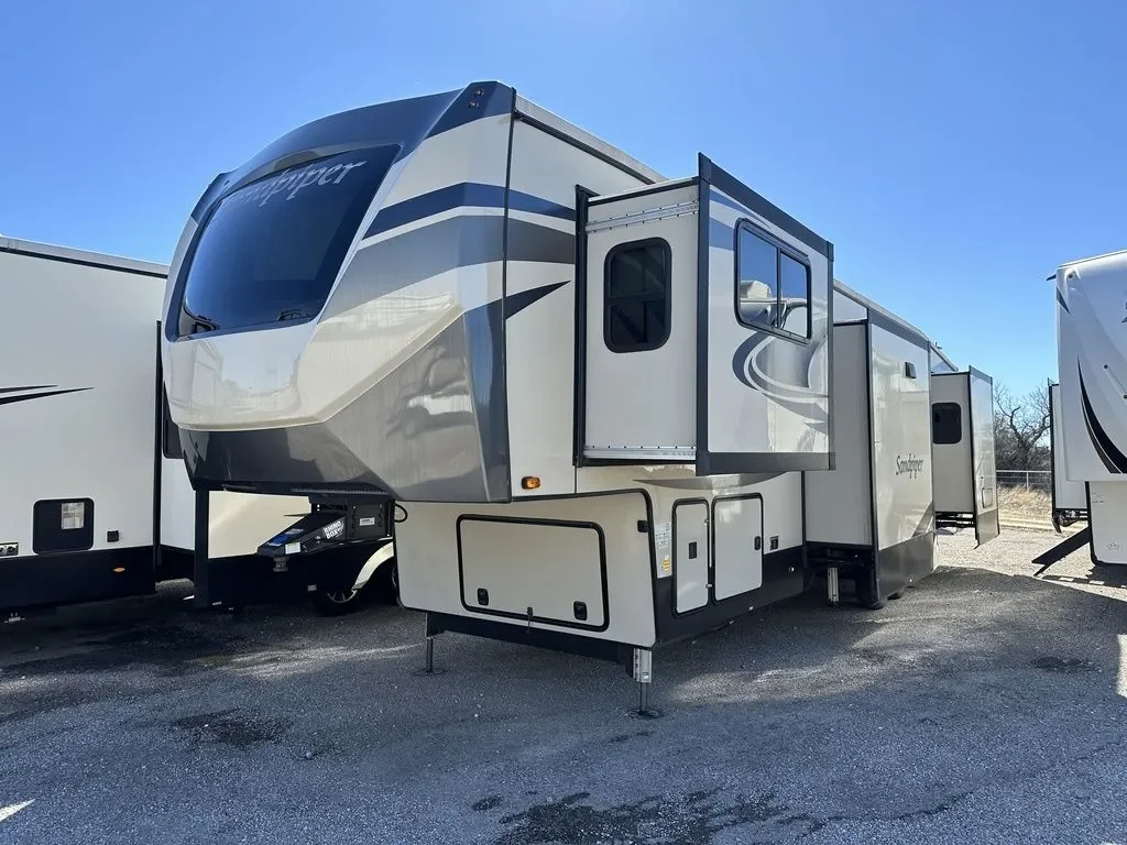 2020 Forest River Sandpiper 379FLOK exterior