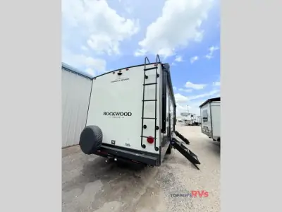 2027 Forest River Rockwood Mini Lite 2506FK photo 4