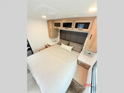 2027 Forest River Rockwood Mini Lite 2506FK photo 27