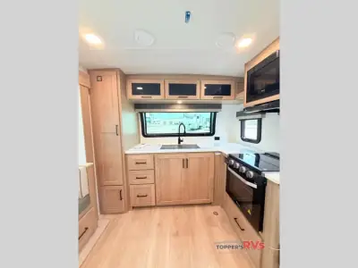 2027 Forest River Rockwood Mini Lite 2506FK photo 12