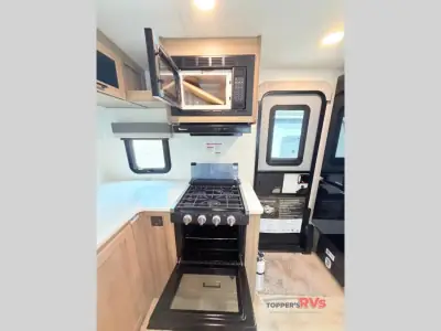 2027 Forest River Rockwood Mini Lite 2506FK photo 15