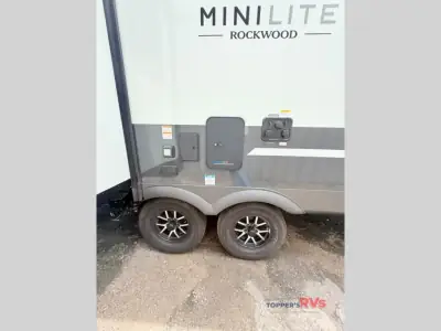 2027 Forest River Rockwood Mini Lite 2506FK photo 38
