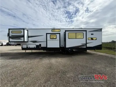 2027 Forest River Crusader BONUS38 photo 7