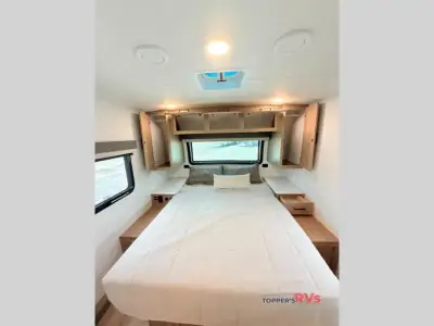 2027 Forest River Rockwood Mini Lite 2109S photo 22