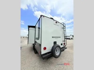 2027 Forest River Rockwood Mini Lite 2109S photo 5