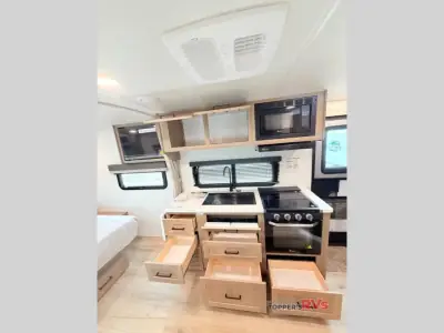 2027 Forest River Rockwood Mini Lite 2109S photo 18