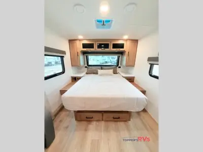 2027 Forest River Rockwood Mini Lite 2109S photo 21