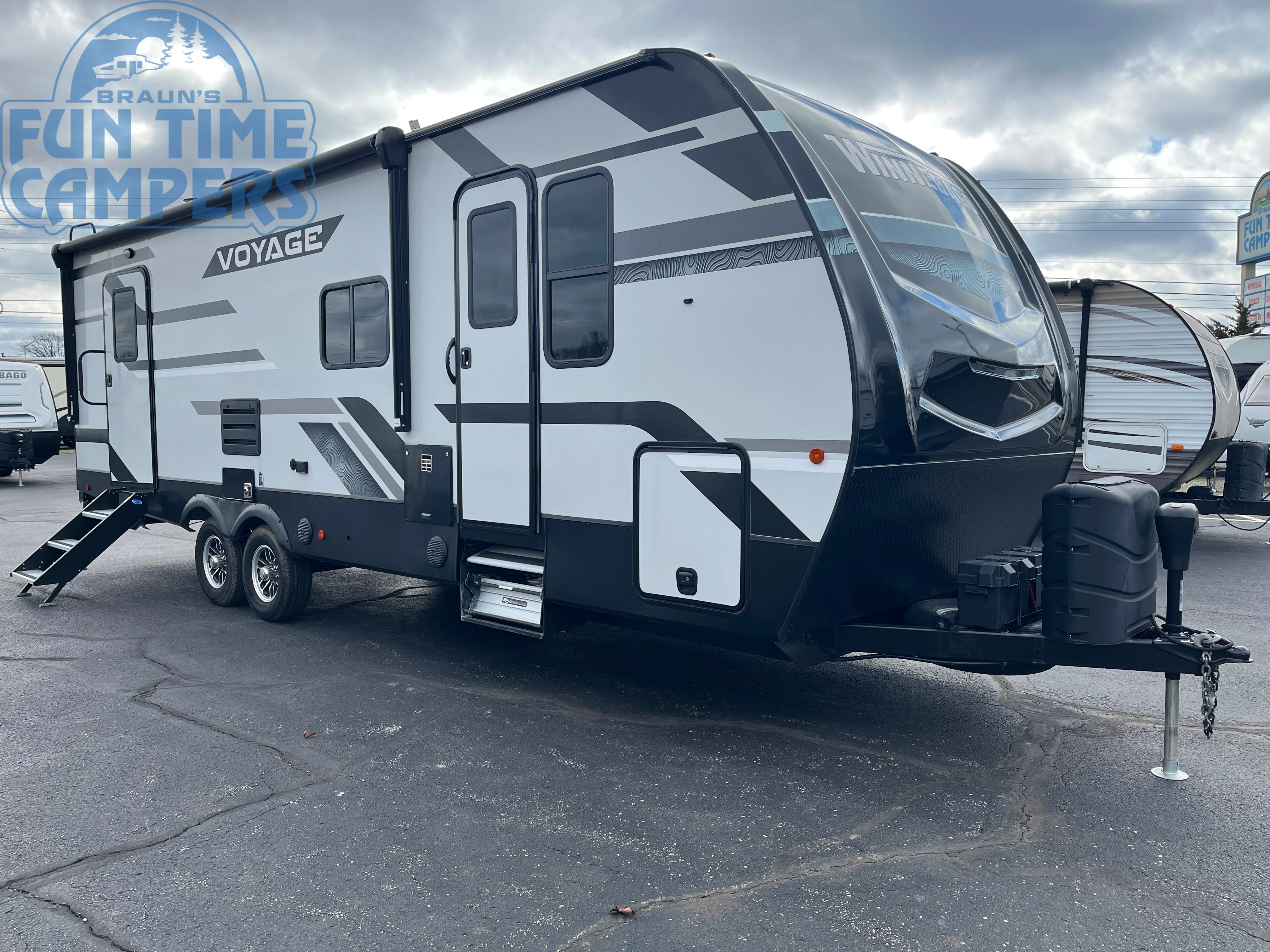 2023 Winnebago VOYAGE 2831RB exterior