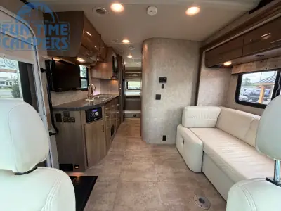 2014 Winnebago VIEW 24G photo 41