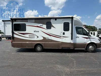 2014 Winnebago VIEW 24G photo 13