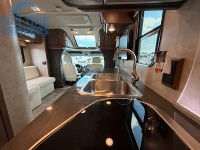 2014 Winnebago VIEW 24G photo 37