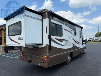 2014 Winnebago VIEW 24G photo 5