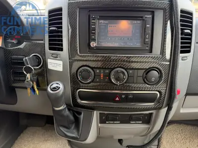 2014 Winnebago VIEW 24G photo 17