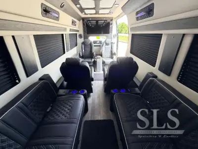 2027 Ogv Luxury Coach V-Drive 10OB photo 41