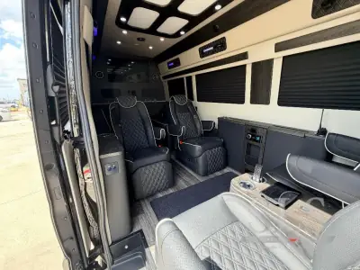 2027 Ogv Luxury Coach V-Drive 10OB photo 21