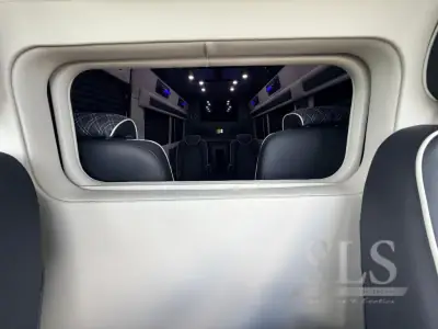 2027 Ogv Luxury Coach V-Drive 10OB photo 18