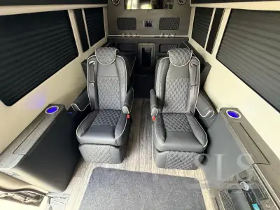 2027 Ogv Luxury Coach V-Drive 10OB photo 28