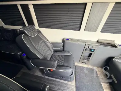 2027 Ogv Luxury Coach V-Drive 10OB photo 30