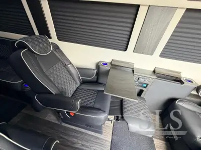 2027 Ogv Luxury Coach V-Drive 10OB photo 31