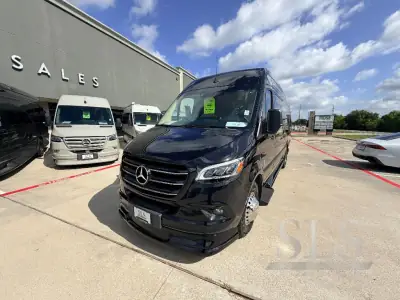 2027 Ogv Luxury Coach V-Drive 10OB photo 8