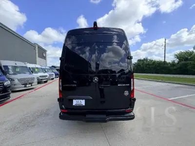 2027 Ogv Luxury Coach V-Drive 10OB photo 4