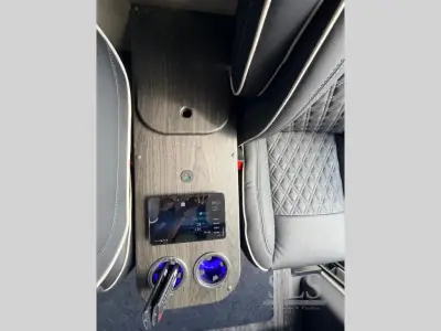 2027 Ogv Luxury Coach V-Drive 10OB photo 25