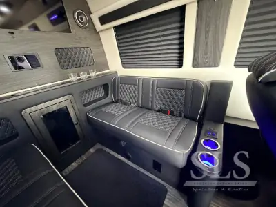 2027 Ogv Luxury Coach V-Drive 10OB photo 35