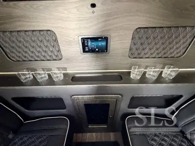 2027 Ogv Luxury Coach V-Drive 10OB photo 39