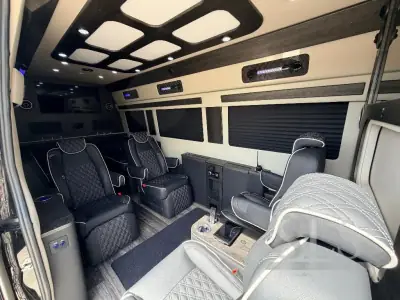 2027 Ogv Luxury Coach V-Drive 10OB photo 20