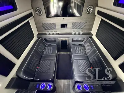 2027 Ogv Luxury Coach V-Drive 10OB photo 33