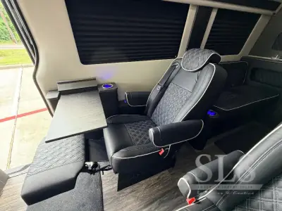 2027 Ogv Luxury Coach V-Drive 10OB photo 32