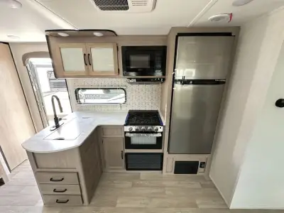 2026 Gulf Stream Conquest Lite Ultra-Lite 279BH photo 14
