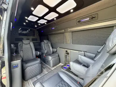 2027 Ogv Luxury Coach V-Drive 10RJ photo 20