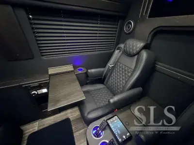 2027 Ogv Luxury Coach V-Drive 10RJ photo 26