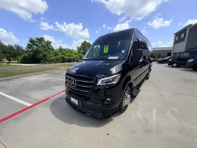 2027 Ogv Luxury Coach V-Drive 10RJ photo 8