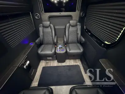2027 Ogv Luxury Coach V-Drive 10RJ photo 23