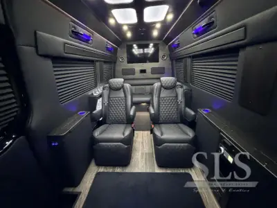 2027 Ogv Luxury Coach V-Drive 10RJ photo 30