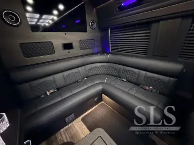2027 Ogv Luxury Coach V-Drive 10RJ photo 39