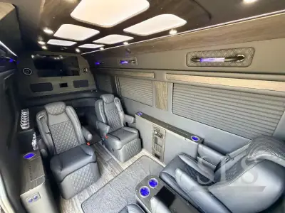 2027 Ogv Luxury Coach V-Drive 10RJ photo 21