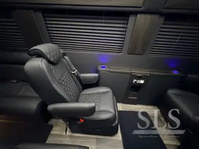 2027 Ogv Luxury Coach V-Drive 10RJ photo 35