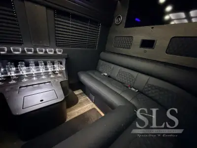 2027 Ogv Luxury Coach V-Drive 10RJ photo 40