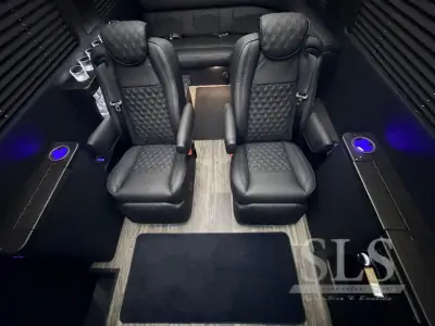 2027 Ogv Luxury Coach V-Drive 10RJ photo 32