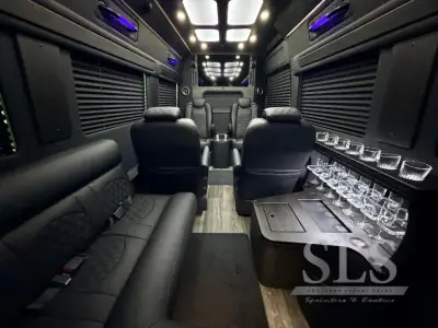 2027 Ogv Luxury Coach V-Drive 10RJ photo 48