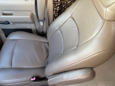2015 Winnebago 30J photo 29