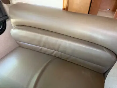 2015 Winnebago 30J photo 11